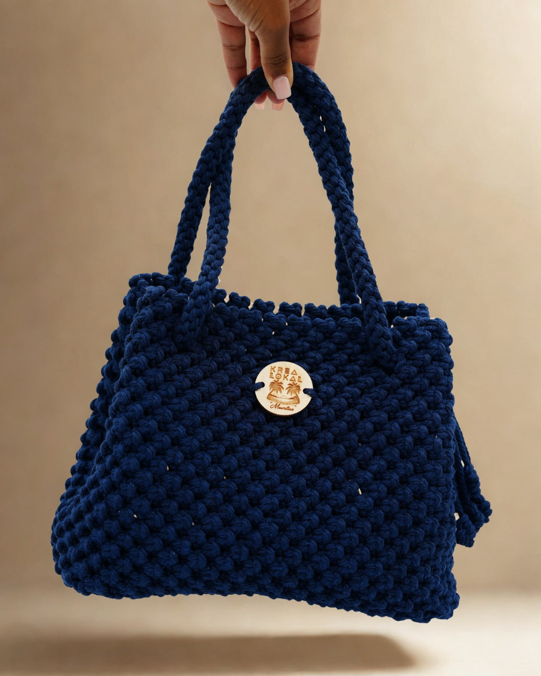 Bucket bag